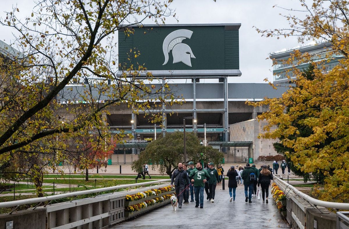 Parking Michigan State Spartans at Michigan Wolverines Womens Volleyball, 16 November | Event in Ann Arbor