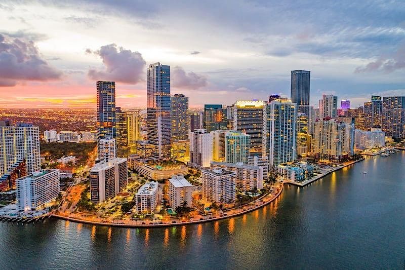 Visit rooftop bars with stunning views. FinTech Friday DeFi & Drinks City Nights, W Miami, November 18 2022