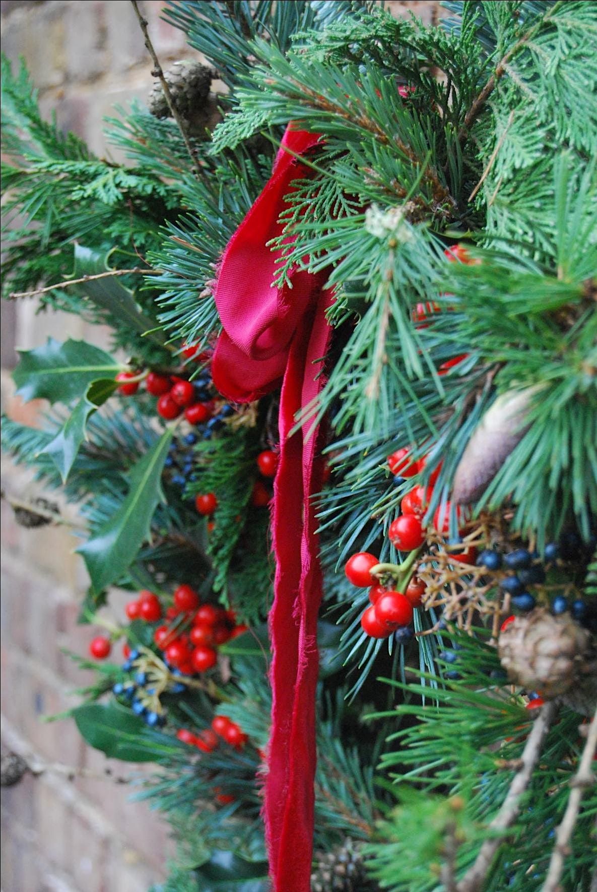 HOLIDAY WREATH WORKSHOP 26 Connaught St London 7 December 2023 holiday-wreath-workshop-26-connaught-st-london-7-december-2023