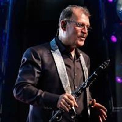 René Camacho Pérez - La Arrolladora Banda El Limón