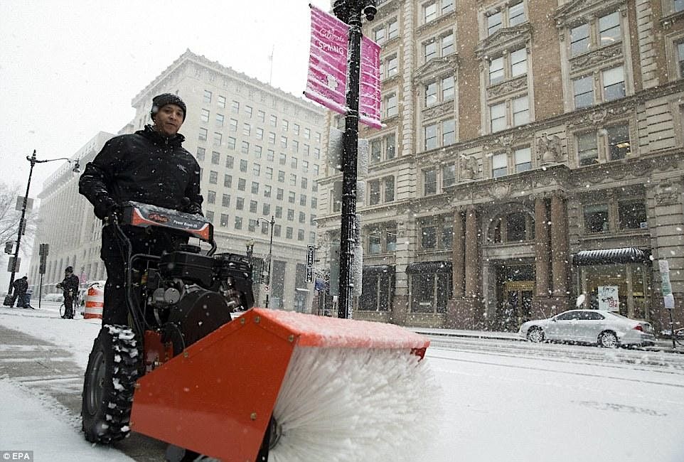 Snow Removal and Sidewalk Maintenance Requirements for Commercial