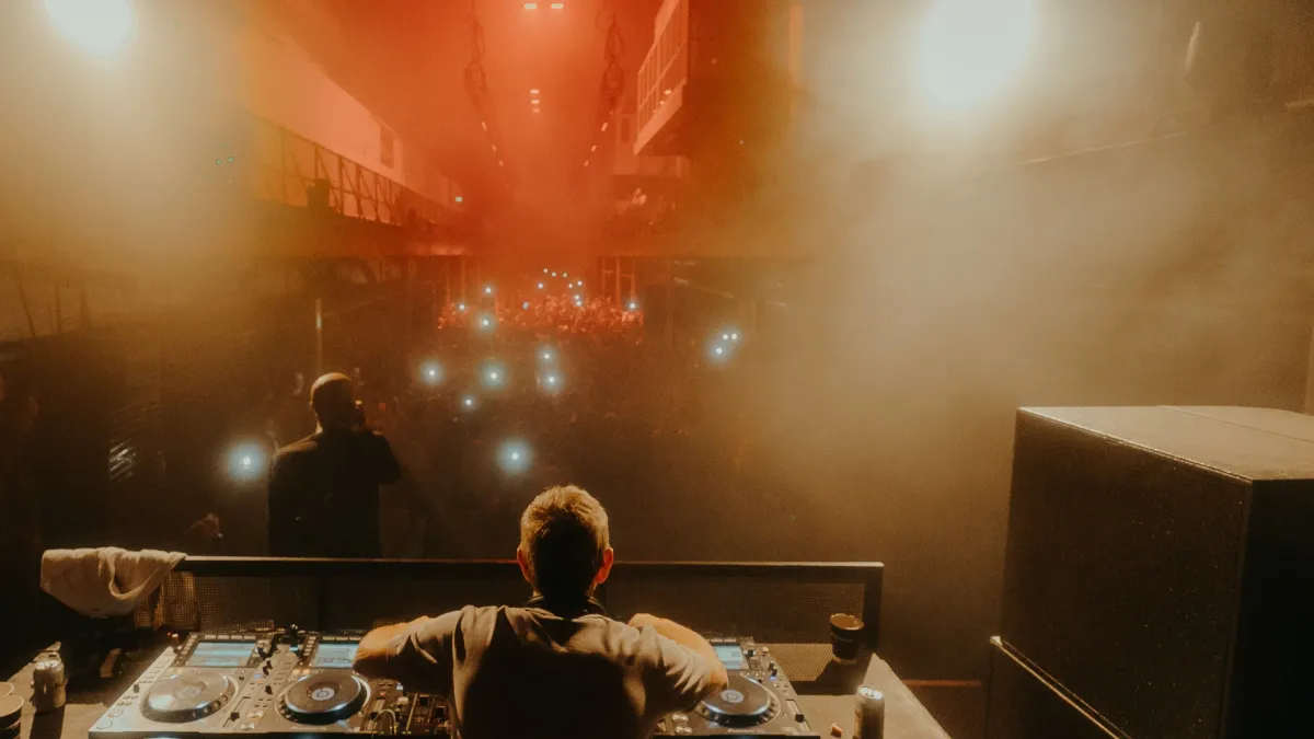 Micky Finn, Top Cat, Bladerunner, Serial Killaz, Inja, Jamie G, Tippa Irie, DJ Hybrid, King Shiloh, The Ragga Twins, Brockie, DJ Brockie, King Yoof, MC GQ, Kleu, Fearless, Kalia, Bryan Gee, Ragga Twins, Navigator, DJ Rap, MC Det, Moose, MC Shabba D, Vader, Aphrodite, MC Fearless, Cause4Concern, Mrs Magoo, T-CUTS, Natty Campbell, DJ Smiley, MC TNT, Promo Zo, 2Shy MC, Mc Det, Darren Jay, DJ SleepLess, DJ Twista, Dj Loco, MC Moose, Daddy Nature, Jamie Graham, King Shiloh, Deefa, Uncle Dugs, Inter, Adi J, Fearless, Moose, Kalia in Amsterdam, 6 March