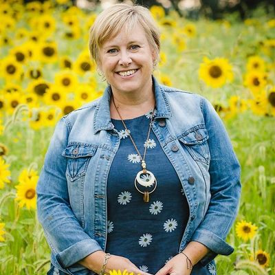 Helen Wentworth logo