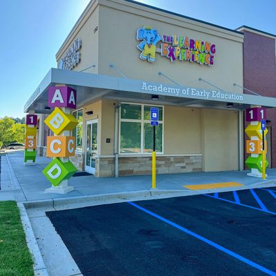 The Learning Experience Acworth logo