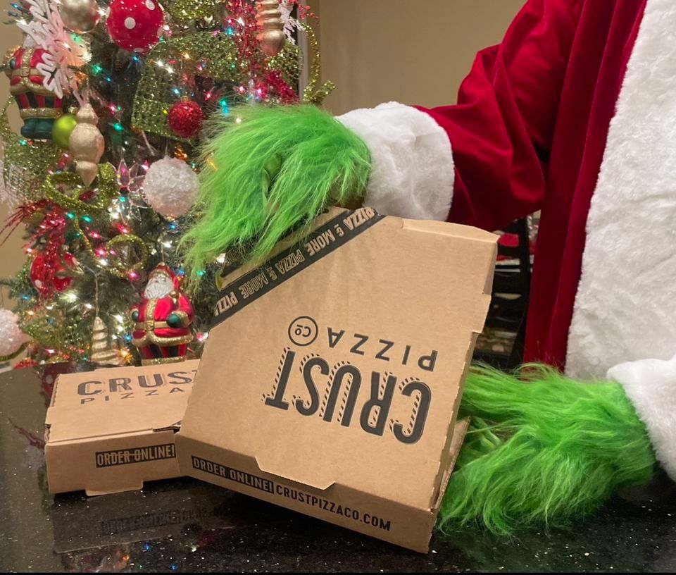 Grinch Takes Over Crust, Crust Pizza Co. Sulphur, La, 5 December 2023