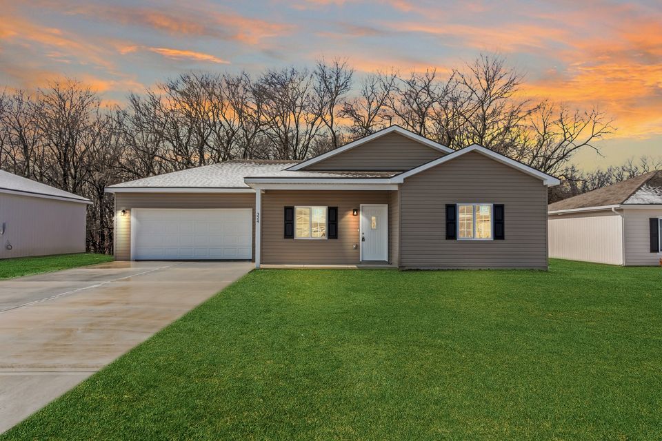 OPEN HOUSE 324 Douglas St., Wellsville, Ks 66092, 324 Douglas St