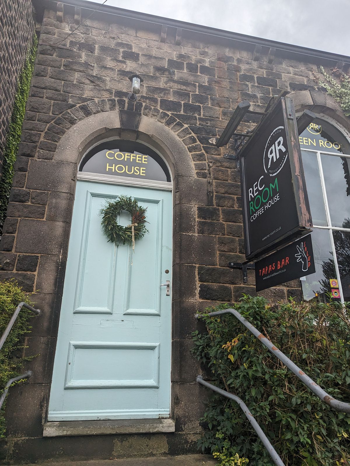 Christmas Wreath Rec Room Coffee House & Salud Tapas Bar, Lee