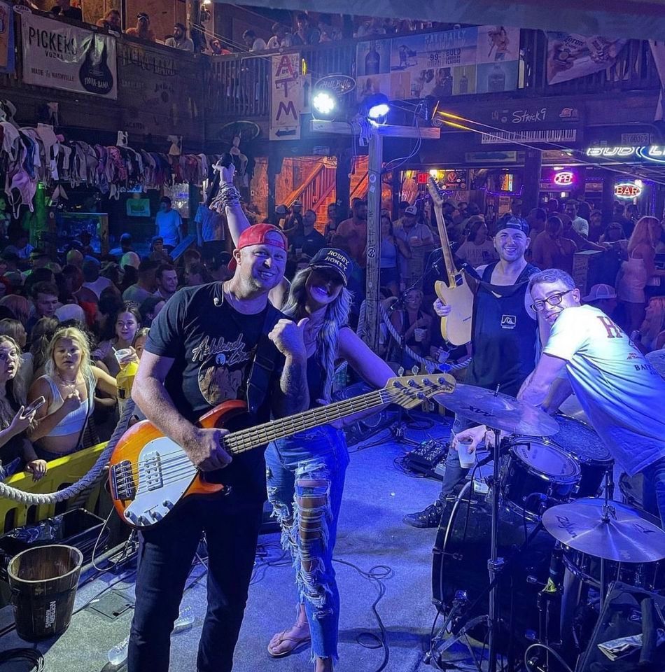 Jo Jo Bee LIVE Barracudas Barracuda Beach Bar And Grill PCB jo-jo-bee-live-barracudas-barracuda-beach-bar-and-grill-pcb