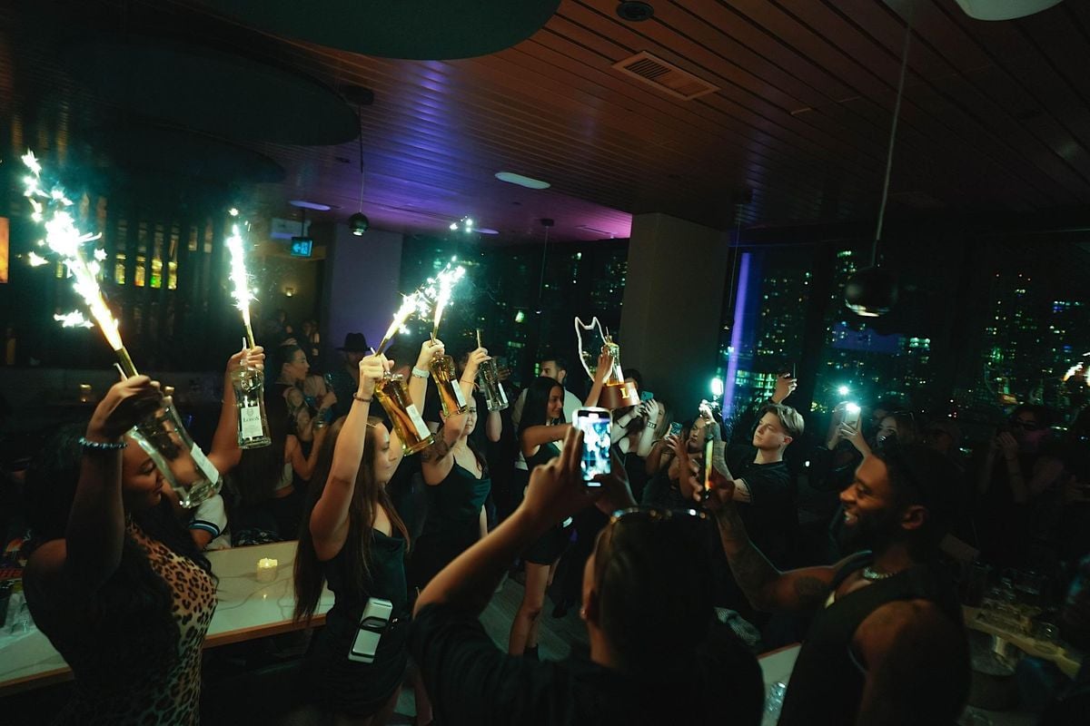 Lavelle: Rooftop Saturday Nights (Free entry under "MIXX" guest list) | Event in Toronto | AllEvents