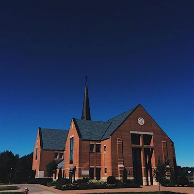 Kingswood University logo