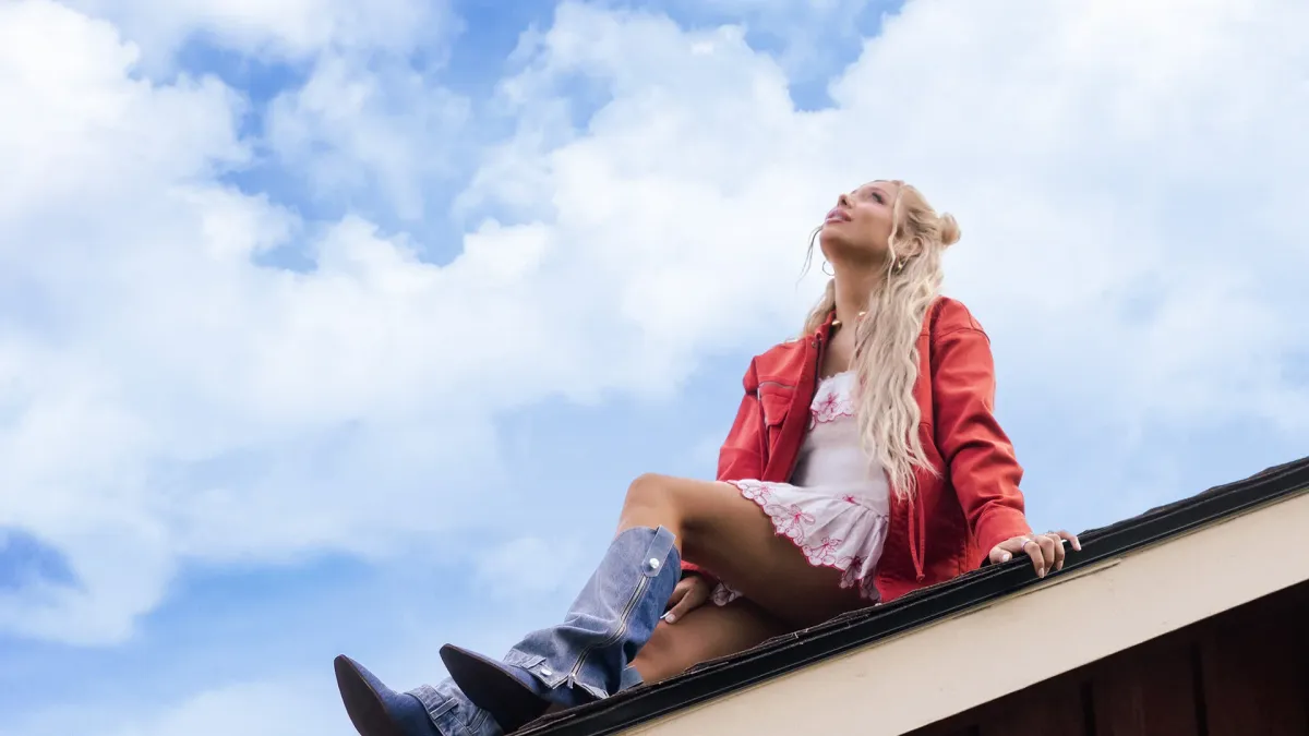 Madeline Merlo in Ville de Dieppe, 28 August | Event in Dieppe | AllEvents