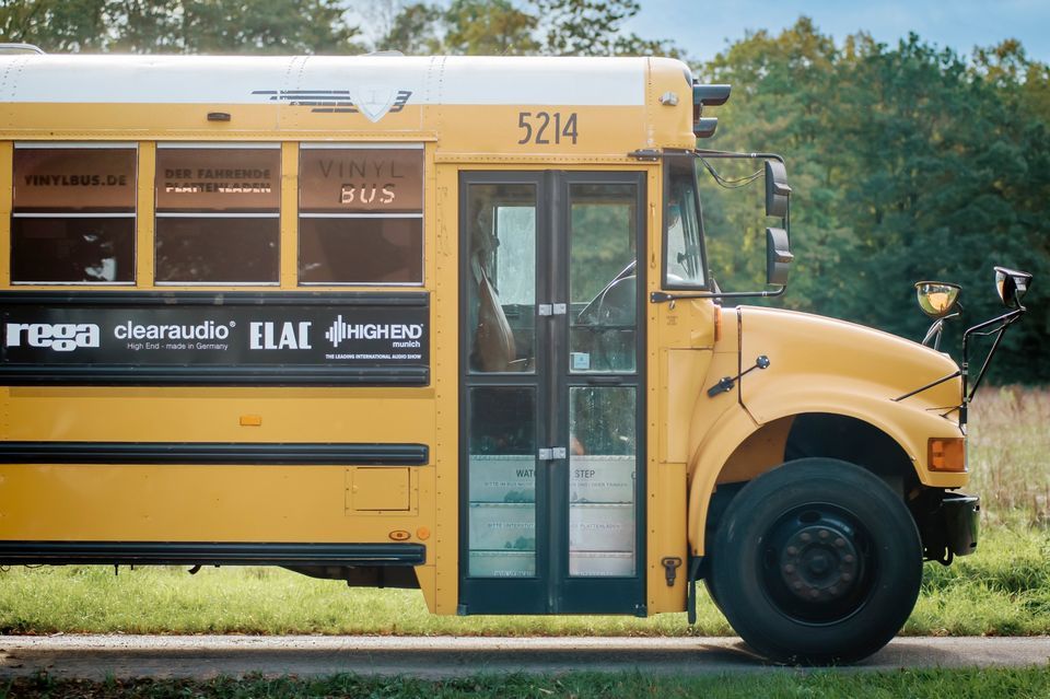 Vinyl Bus: Termine 2024 , Der Vinyl Bus geht auf Abschiedstour! – MRQOI