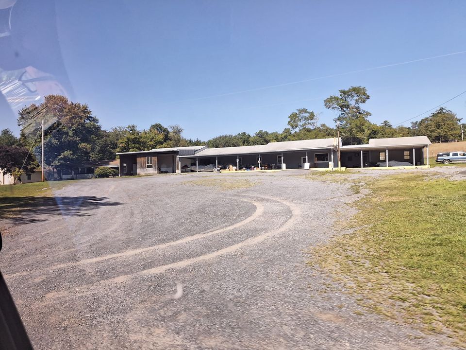 consignment Auction, 186 Howard's Chapel rd, Winchester, VA, Cross