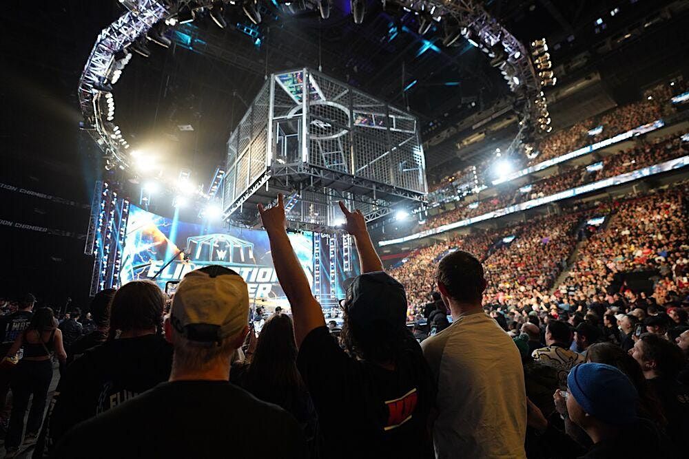 HOLIDAYS WWE ELIMINATION CHAMBER PERTH DINNER, Grand