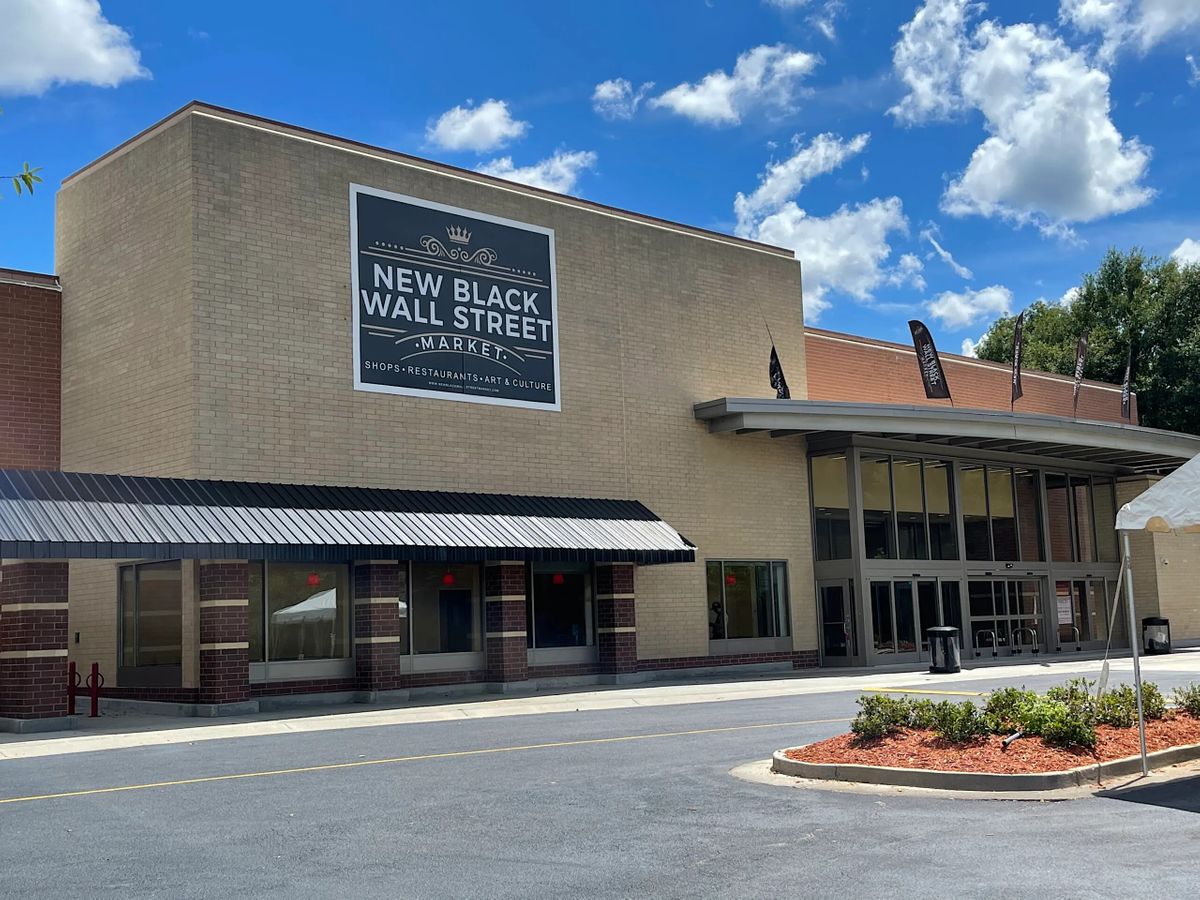 LANIER MOVIE STONECREST PREMIERE NEW BLACK WALL STREET, 8109 Mall