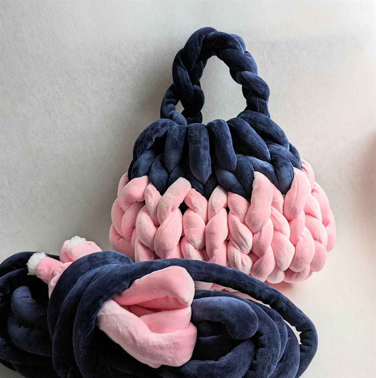 Finger Knit Velvet Hand Bag and Tote (Advanced Beginner) Workshop | Event in Cambridge | AllEvents
