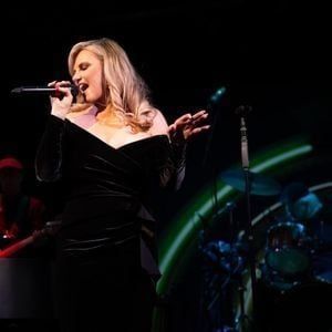 Parking Absolute Adele - Tribute to Adele