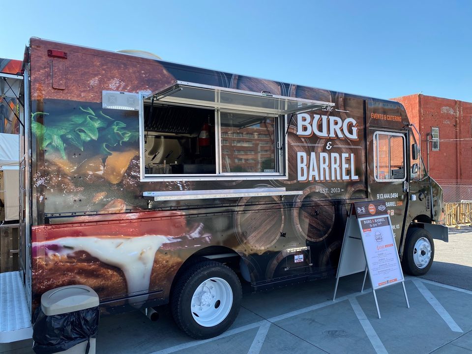 Burg & Barrel Food Truck (Ottawa), 3 Guys Liquor, Ottawa, March 23 2023