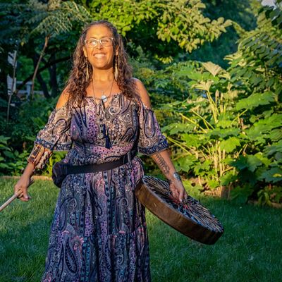 Suzette Winona Summers / Suzy Hawkfire logo