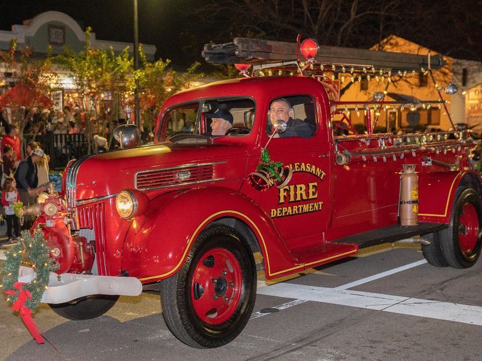 28th Annual Mount Pleasant Christmas Light Parade, W Coleman Blvd, Mt