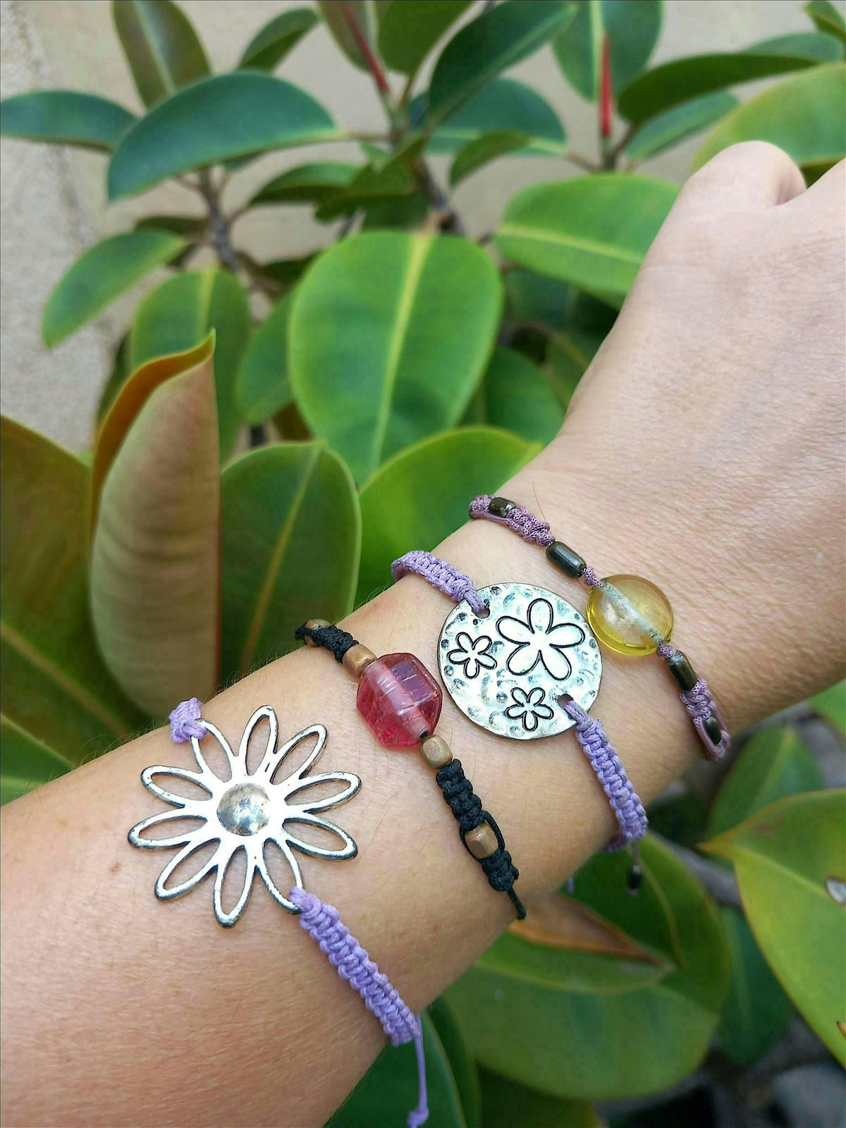 Curso de pulseras con nudo plano de macramé, 10 December | Event in Barcelona | AllEvents