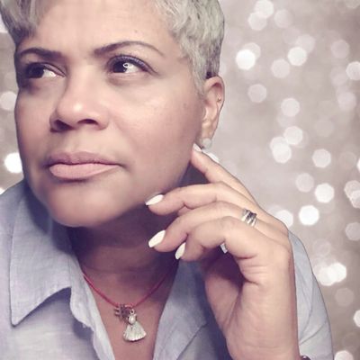 Margie Cruz ~ Directora Min. Mujeres