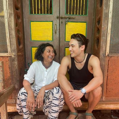 Manisha & Jayan logo