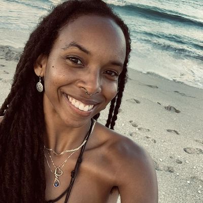 Natalie Solomon logo