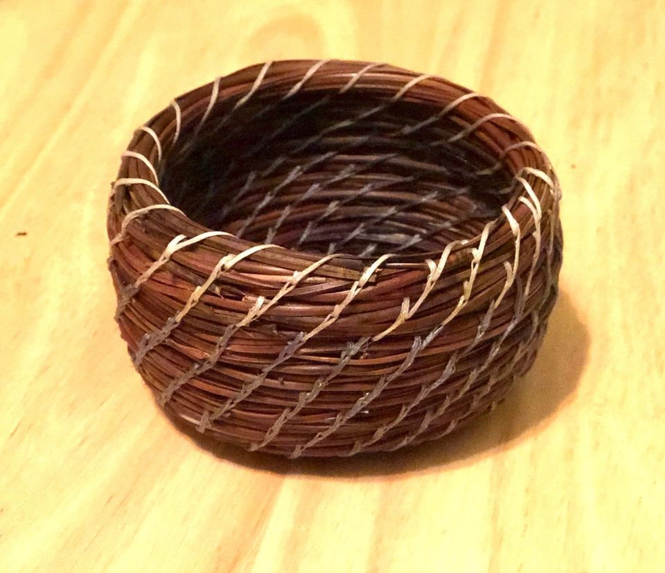 Beginner Weaving Pine Needle Basket, Blue Moose Art Gallery, Fort