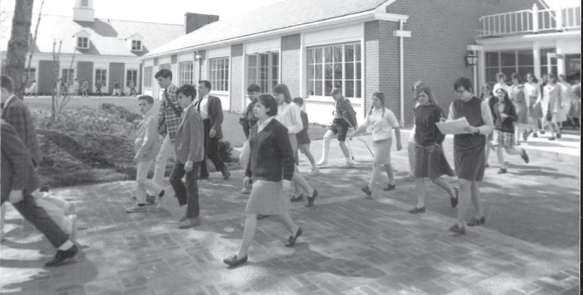 Parking Schoolhouse Players: The Ugly Duckling - Florence, 21 March | Event in Florence | AllEvents