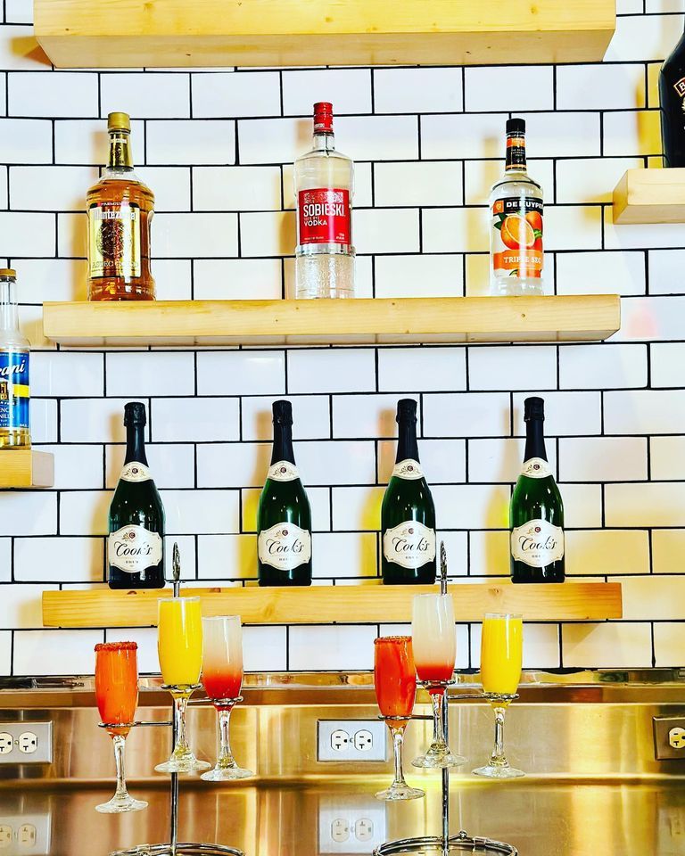 Radio Lobo at The Easy Egg , The Easy Egg Breakfast & Lunch, Wichita