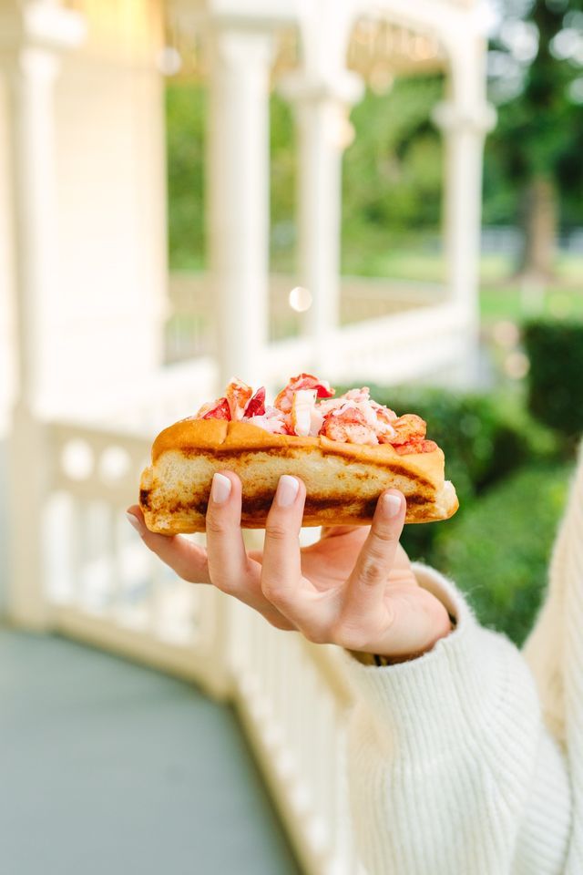 Cousins Maine Lobster at Anatole at the Pines - Vimarsana News