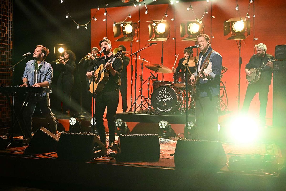 Mumford & Sons with Lucius, 8 August | Event in Forest Hills | AllEvents