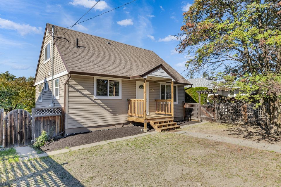 OPEN HOUSE SUNDAY! 3302 15th Street, East Hill, Vernon, 3302 15th St