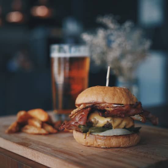 Quimera Brewpub: menu com bebida num túnel do século XVIII | Event in Almada | AllEvents