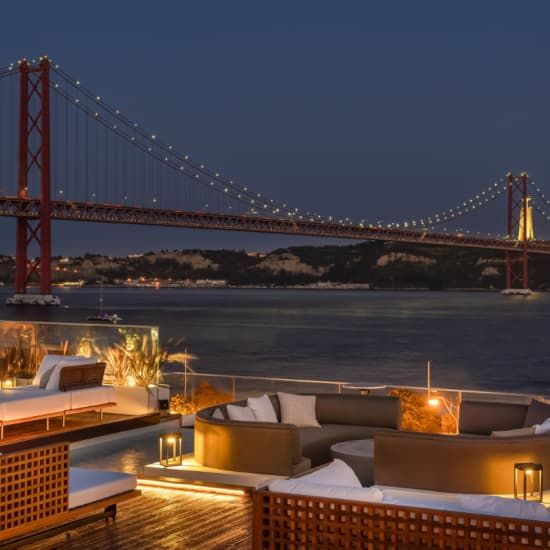 Golden Night Party no Icon Bar & Rooftop, 31 December | Event in Almada | AllEvents