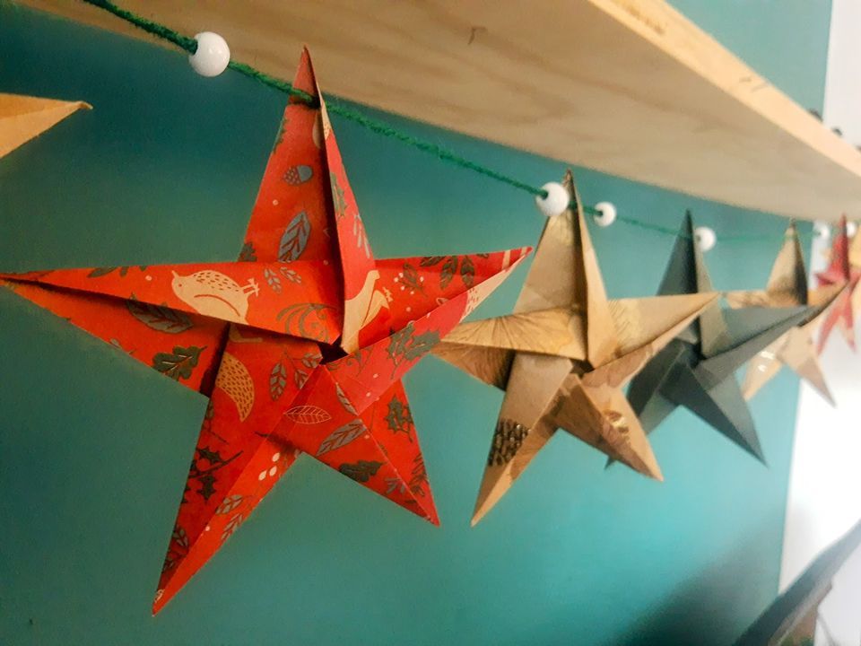 Christmas Origami Star Garland (Fabrication York) FULL