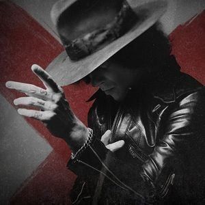 Enrique Bunbury at Roig Arena