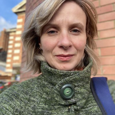 Maisie Tomlinson logo