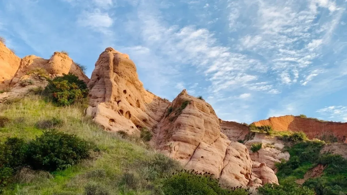 2025-Sept: Red Rock Canyon-Scenic Shading Trail/Whiting Ranch Hike ...