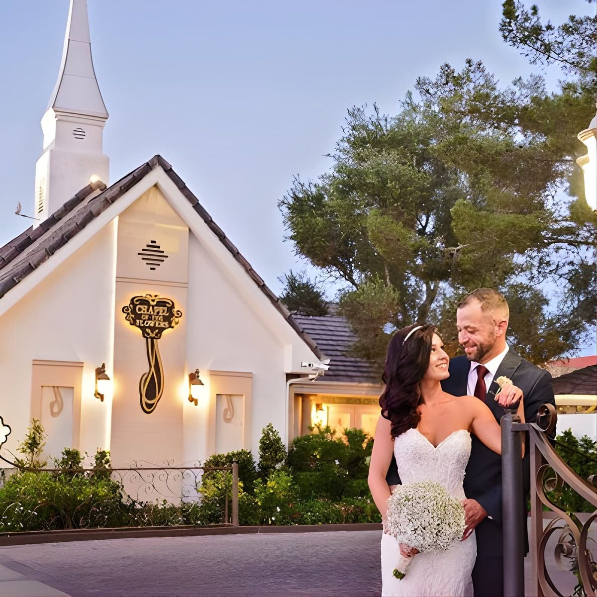 Las Vegas Vow Renewal Package, 1717 Las Vegas Blvd S, 27 May to 4 July ...