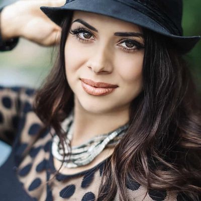 Roxy Zapala - Art of Celebrations logo