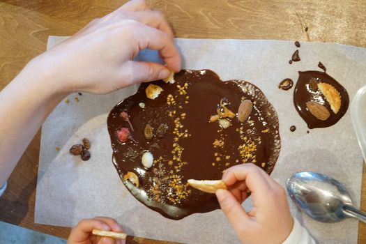 道草屋のカカオ豆からチョコレートを作ろう ワークショップ 大阪 住之江 みんなのうえん みんなのうえん みんなのうえん北加賀屋第2農園 Osaka January 23 22 Allevents In 道草屋のカカオ豆からチョコレートを作ろう ワークショップ 大阪 住之江 みんなのうえん みんなのうえん みんなのうえん北加賀屋第2農園 Osaka January 23 22 Allevents In