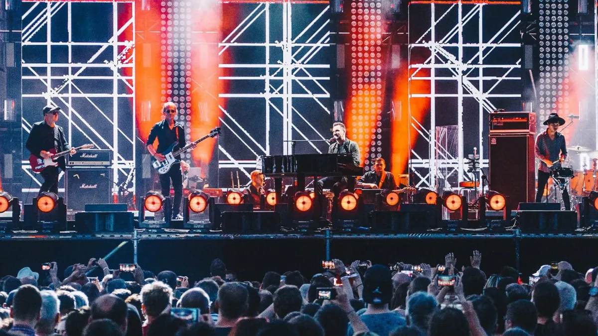 Sztywny Pal Azji, Wanda i Banda, IRA, Róże Europy, Chłopcy z Placu Broni, Big Cyc in Gdynia, 10 January