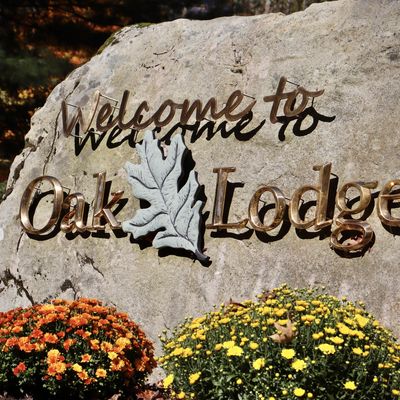 Oak Lodge logo