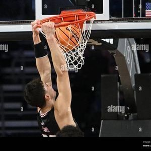 Omaha Mavericks at North Dakota Fighting Hawks Mens Basketball