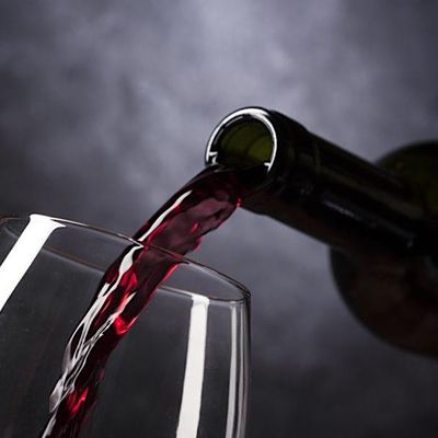 Westchester Wine Warehouse logo