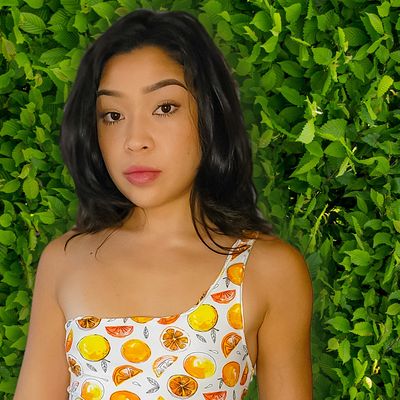 Smooch By Sarina x Engine 43 Art Market logo