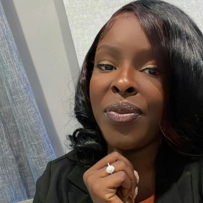 Jessica Ekenezar logo