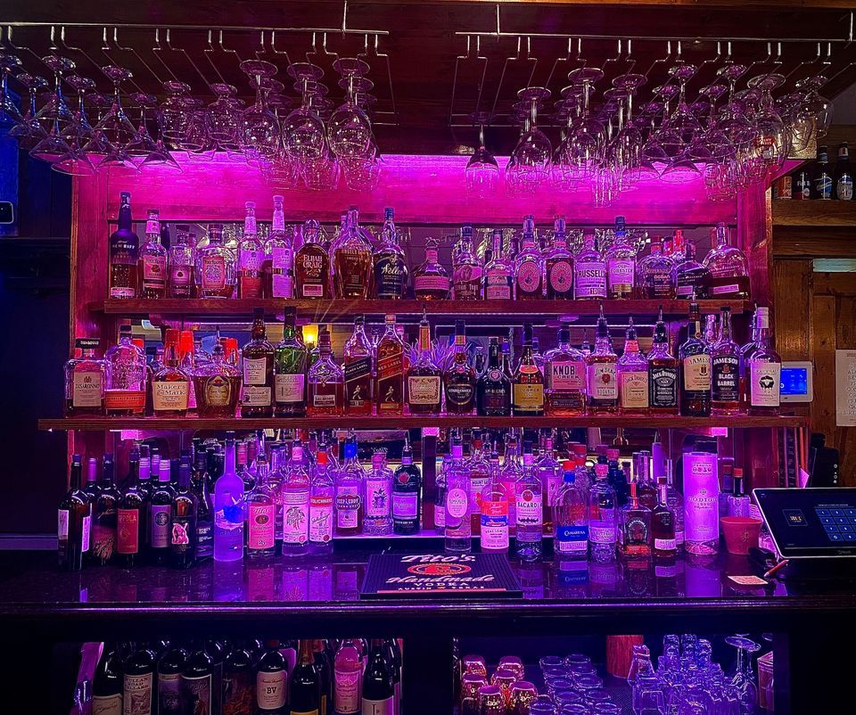 Wild Flower Honey & The Hot Biscuits!, 3100 at Broadway, Paducah